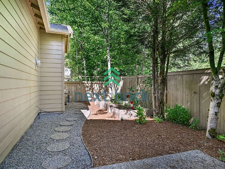 8627 Swenson Dr SE — Photo 25