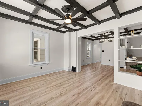 717 W Broad St, Quakertown, PA 18951
