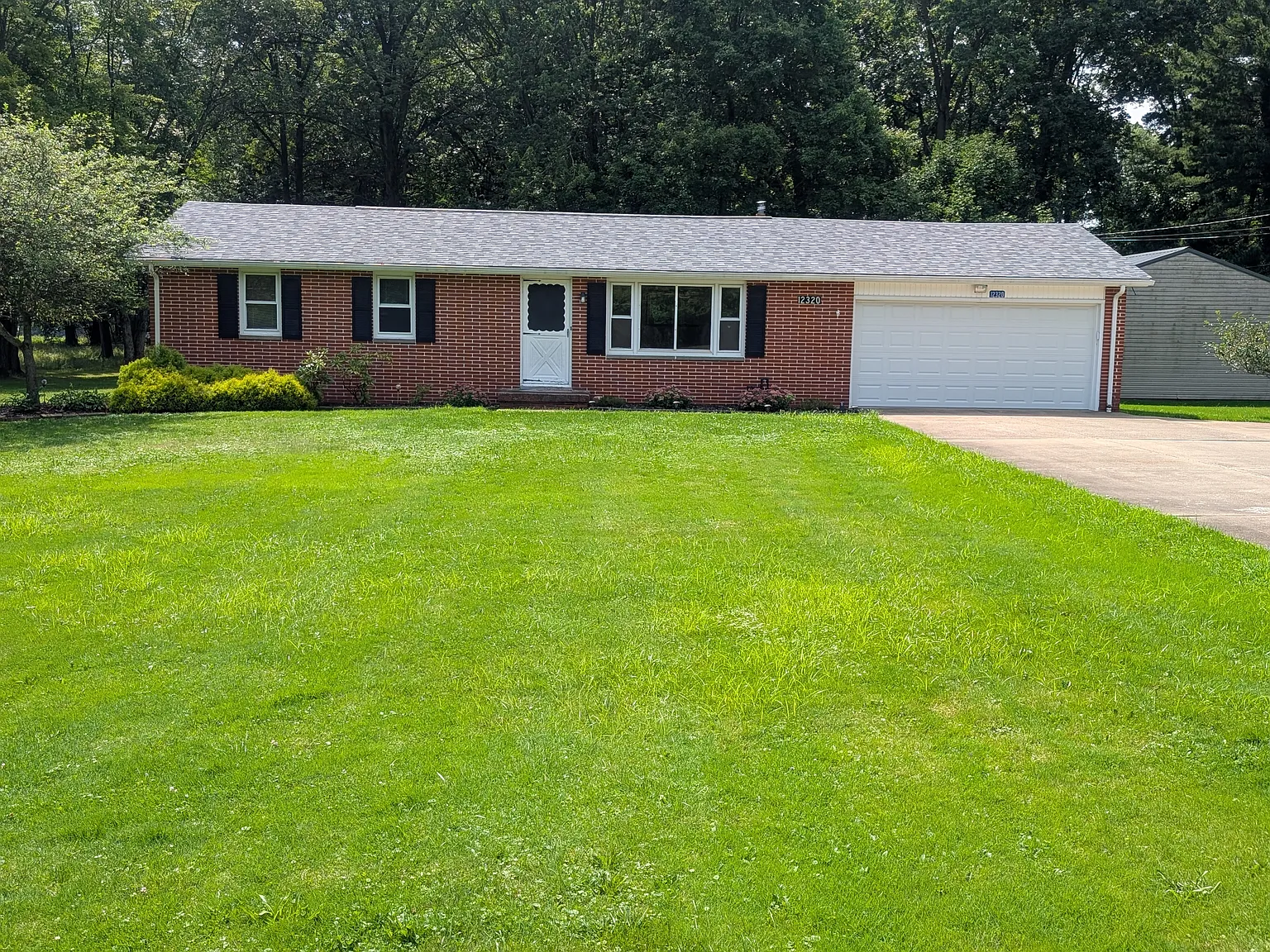 12320 Hickorycrest St NE — Photo 2