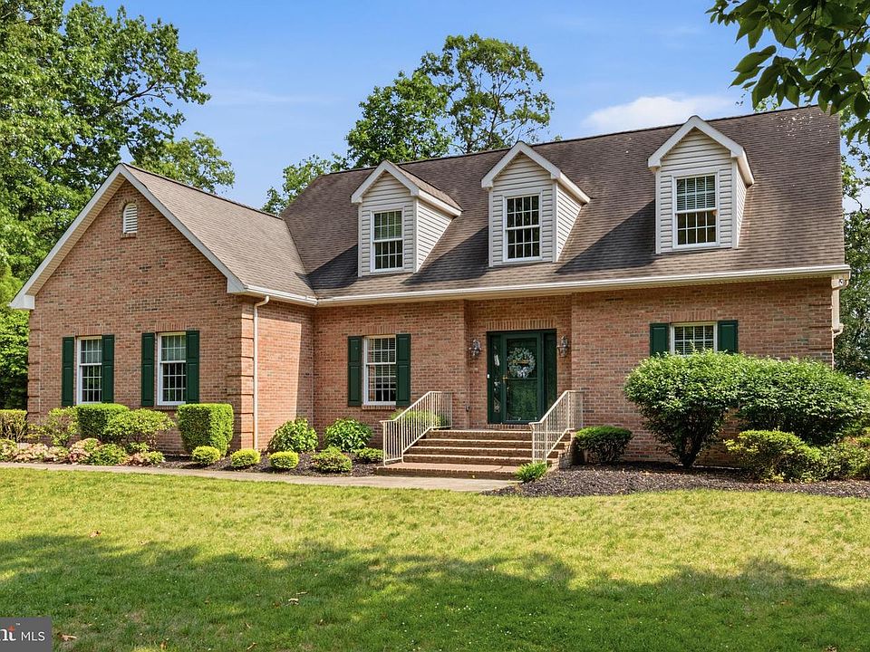 1st image of 38 Deer Haven Dr