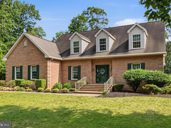 38 Deer Haven Dr, Mullica Hill, NJ 08062