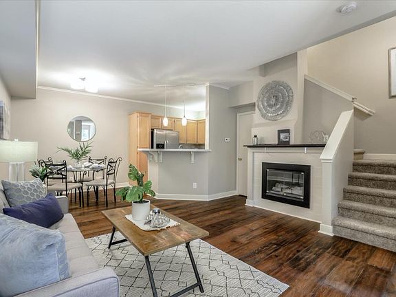 5th image of 1022 Esparanza Way