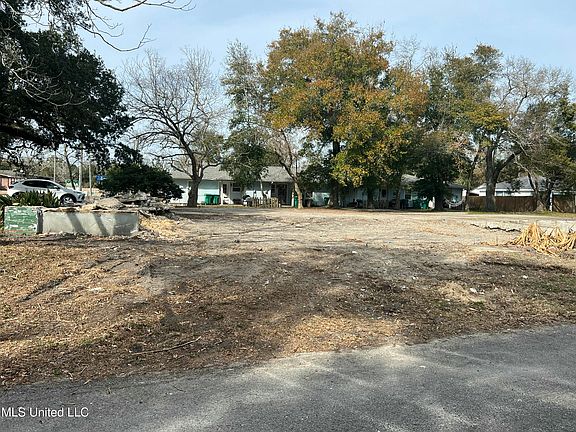 5th image of 162 Tegarden Rd