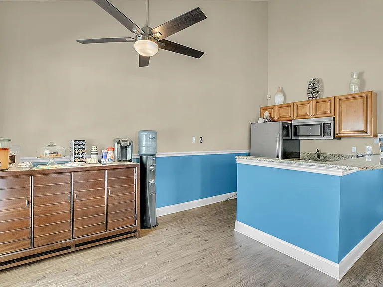 8500 Belcher Rd — Photo 17