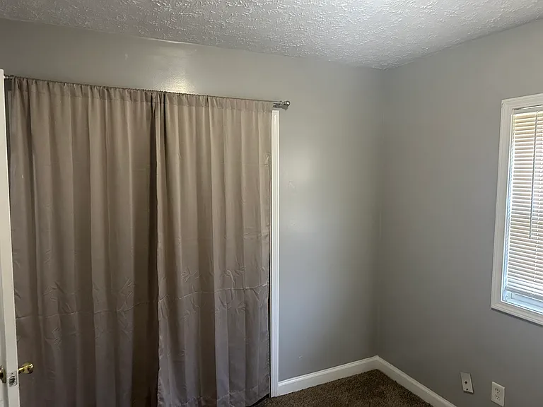 4005 E 31st St — Photo 5