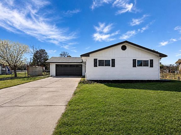 2nd image of 1317 Ida Ct