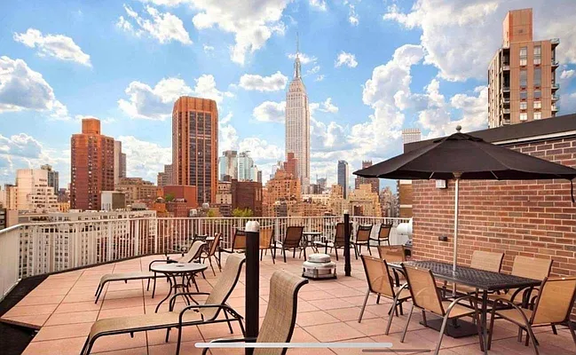 Sold by Triplemint | media 8