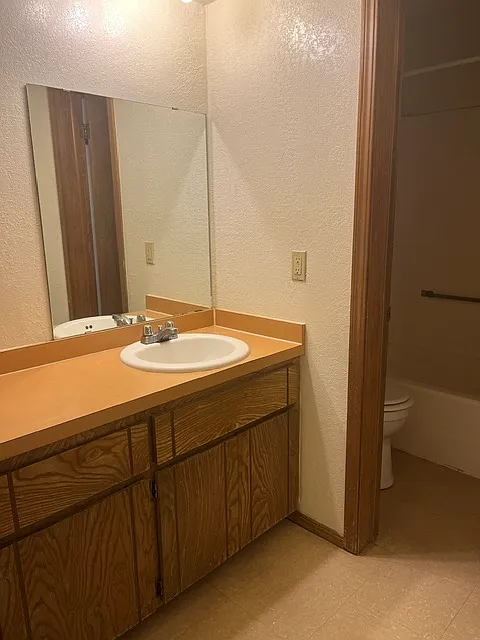 Rockford Garden Apartments — Photo 4