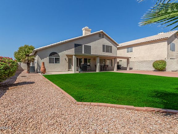 3rd image of 951 N Forest Court