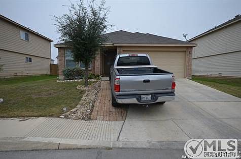 2nd image of 7939 Oakwood Pnes