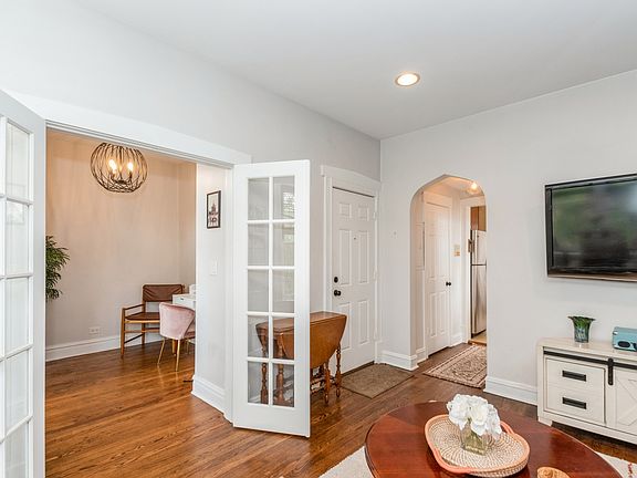 5th image of 1714 W Leland Ave #2F
