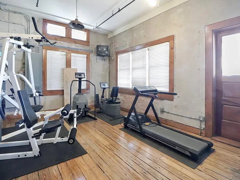 1011 Wood St #201 — Photo 11