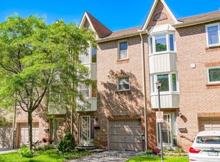25 Cardwell Ave #24, Toronto, ON M1S 4Y7