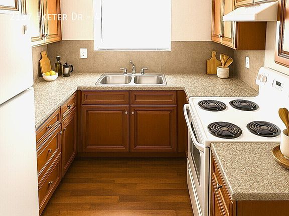 3rd image of 2137 Exeter Dr #4