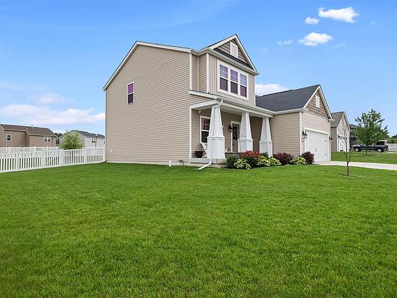 5th image of 40 Birch Brook Ct