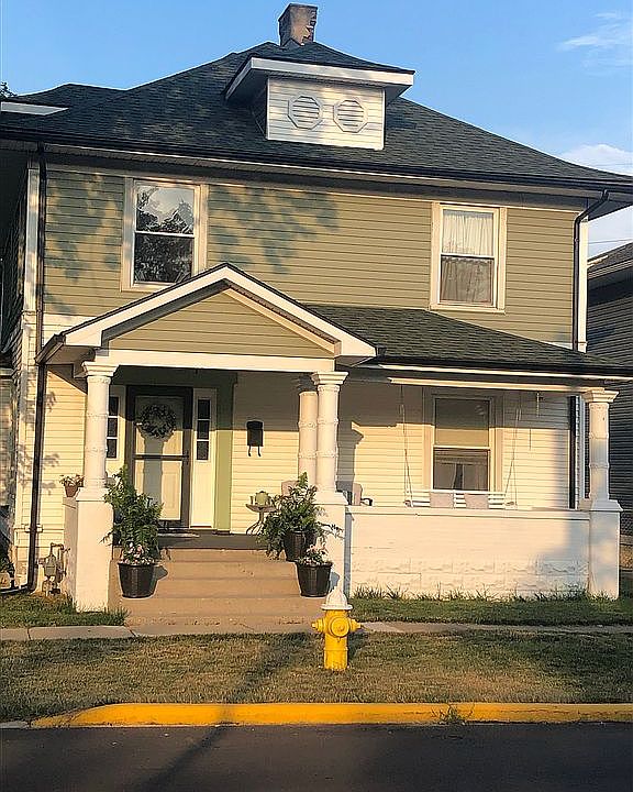 1st image of 202 S 1st St