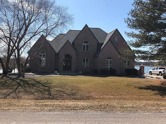 4th image of 2328 Cedar Ln