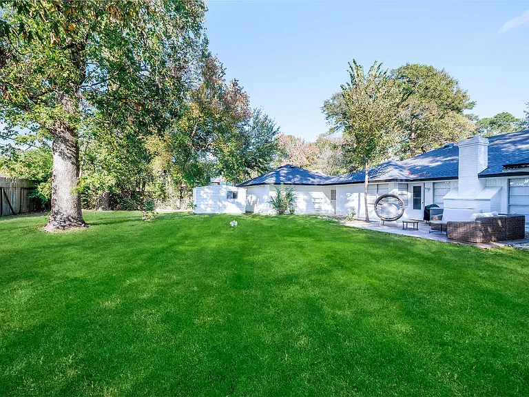 25607 Oakhurst Dr — Photo 21