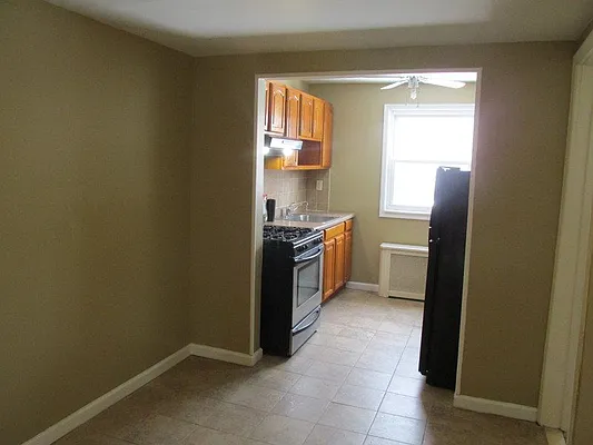 Rented by Windsor Homes Realty Corp | media 18