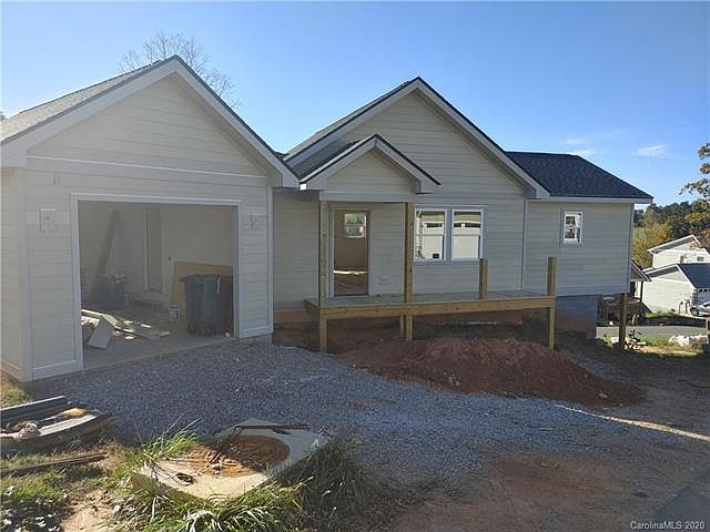 2nd image of 212 Oak Meadow Ln