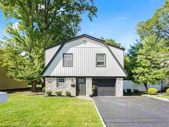 26 Pavonia Ave, Emerson, NJ 07630
