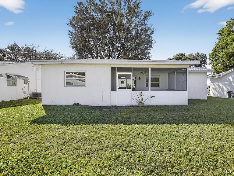 8845 NW 14th St — Photo 49