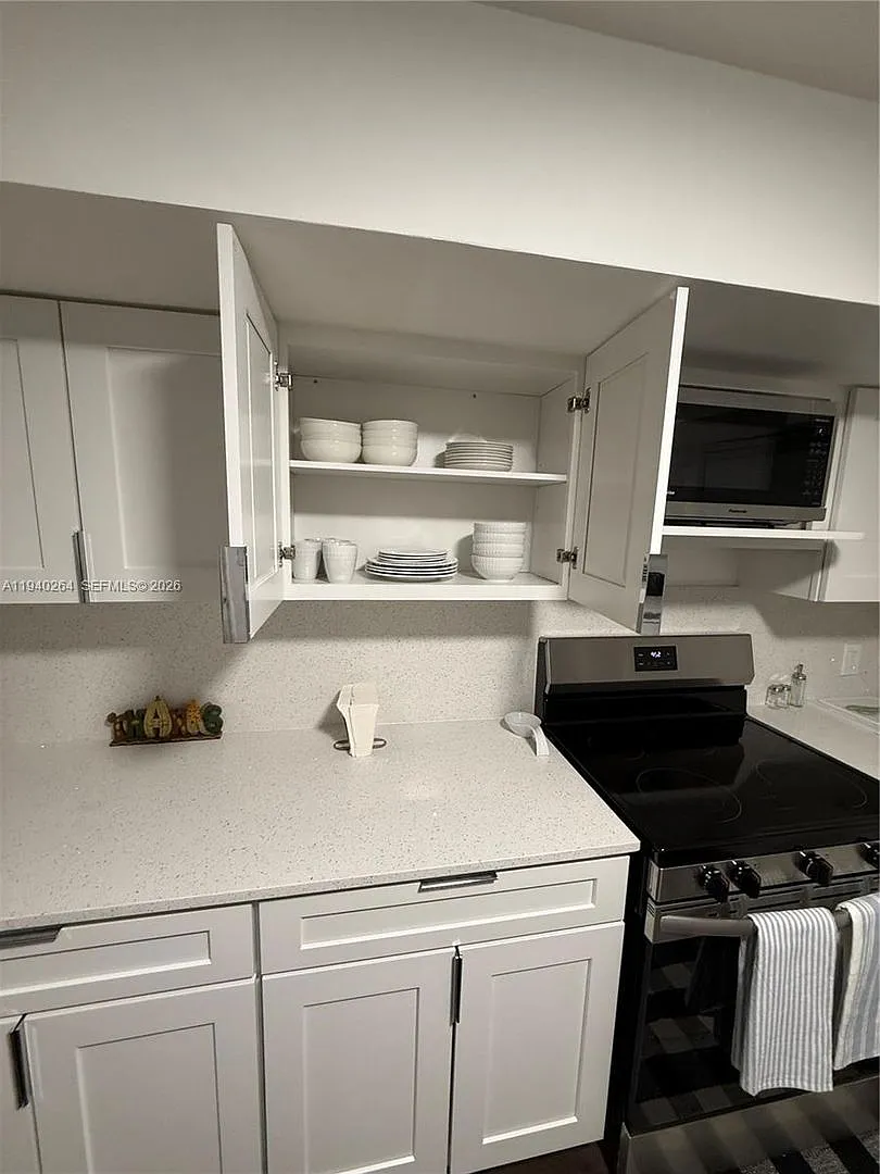 2036 NE 21st Avenue 2, Fort Lauderdale, FL 33305 — Photo 3