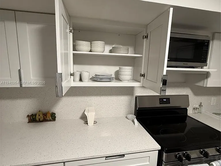 2036 NE 21st Ave #2 — Photo 3