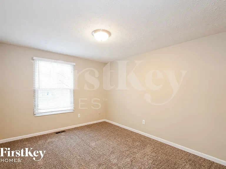 639 Shady Creek Ct — Photo 11