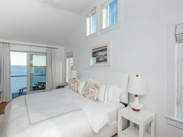 1025 Flying Point Rd — Photo 16