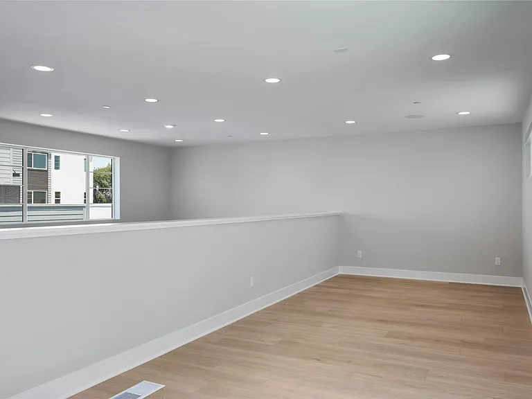 2906 Foundry Ct — Photo 25