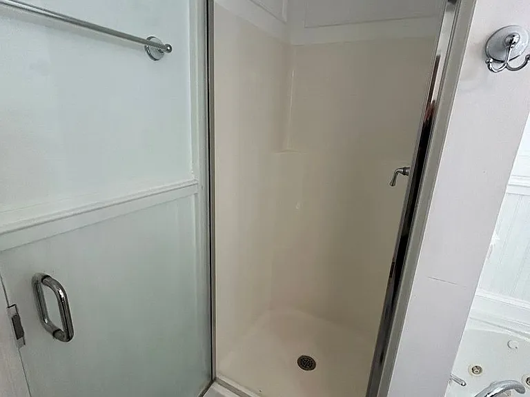 2461 Lyndhurst Ave — Photo 91