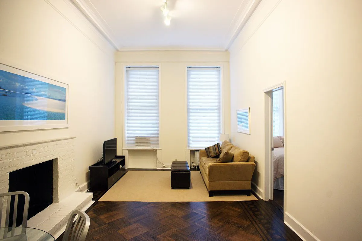 53 E 67th St APT 1A photo 1