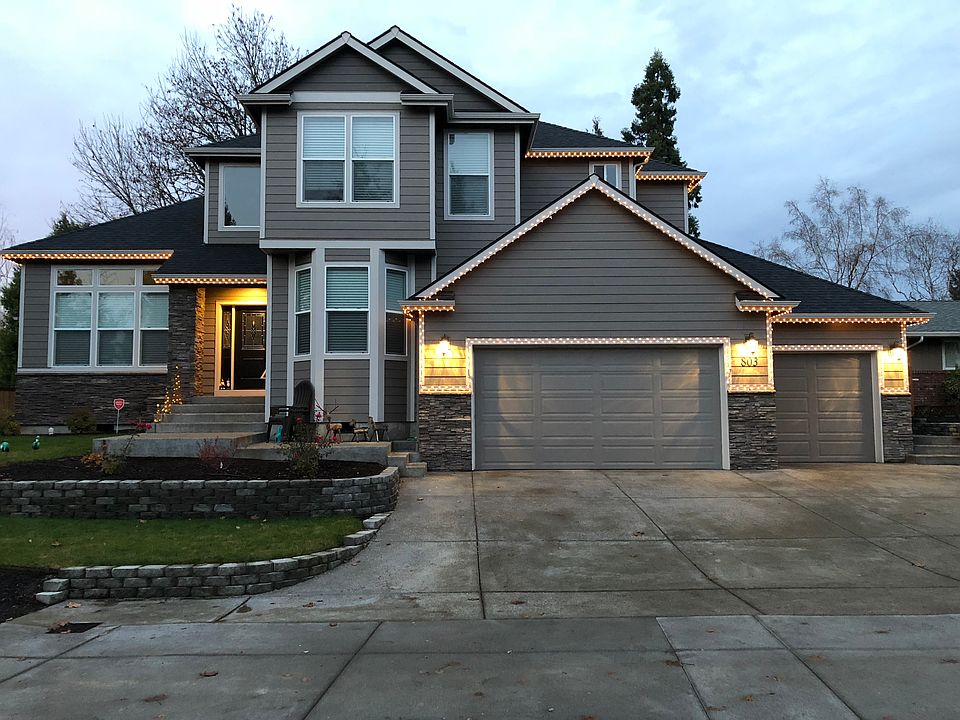 1st image of 803 Fir Cone Dr NE