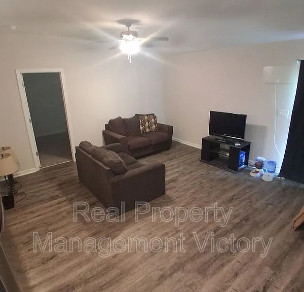 12516 Waterbury Way — Photo 8