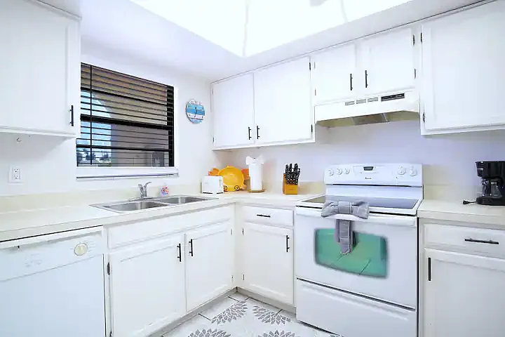 16341 Dublin Cir #201 — Photo 28