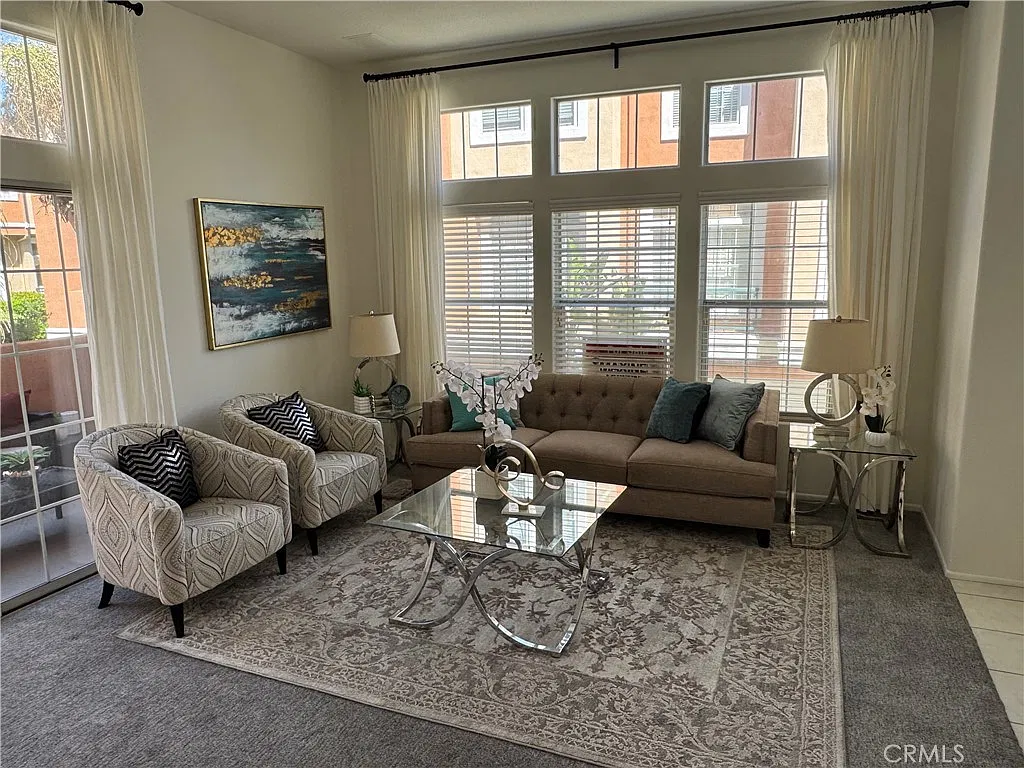 2 bed, 2.5 bath, 1347 sqft, $3,775 — Photo 2