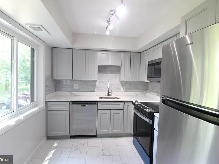 3210 S 28th St #401 — Photo 3