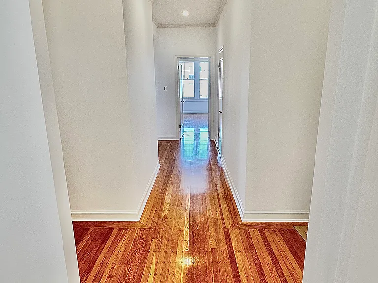 2280 Pacific Avenue Apartments — Photo 14