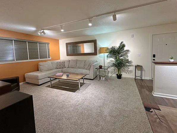 11046 SW Greenburg Rd APT 125, Tigard, OR 97223