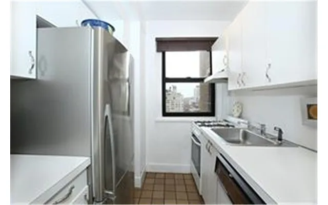 Sold by Douglas Elliman | media 21