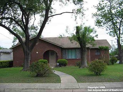1st image of 132 Altgelt Ave