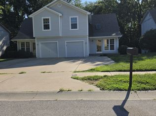 1859 Chickadee Dr, Liberty, MO 64068