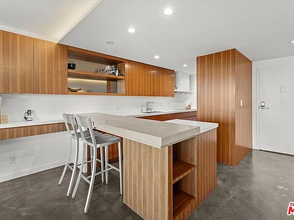 5th image of 4316 Marina City Dr Unit 327