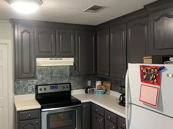4th image of 215 McLaurin Dr