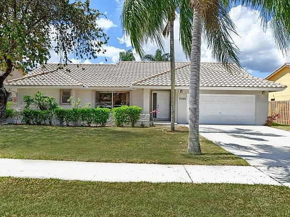 2nd image of 9266 Laurel Green Dr