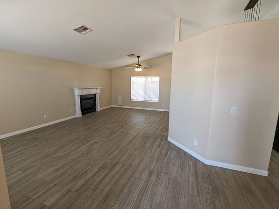 2nd image of 4932 Dunvegan Ct