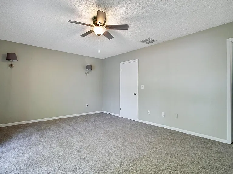 2363 Huntington Green Ct #5 — Photo 10
