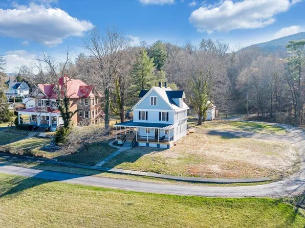 154 Mitchell Dr, New Castle, VA 24127