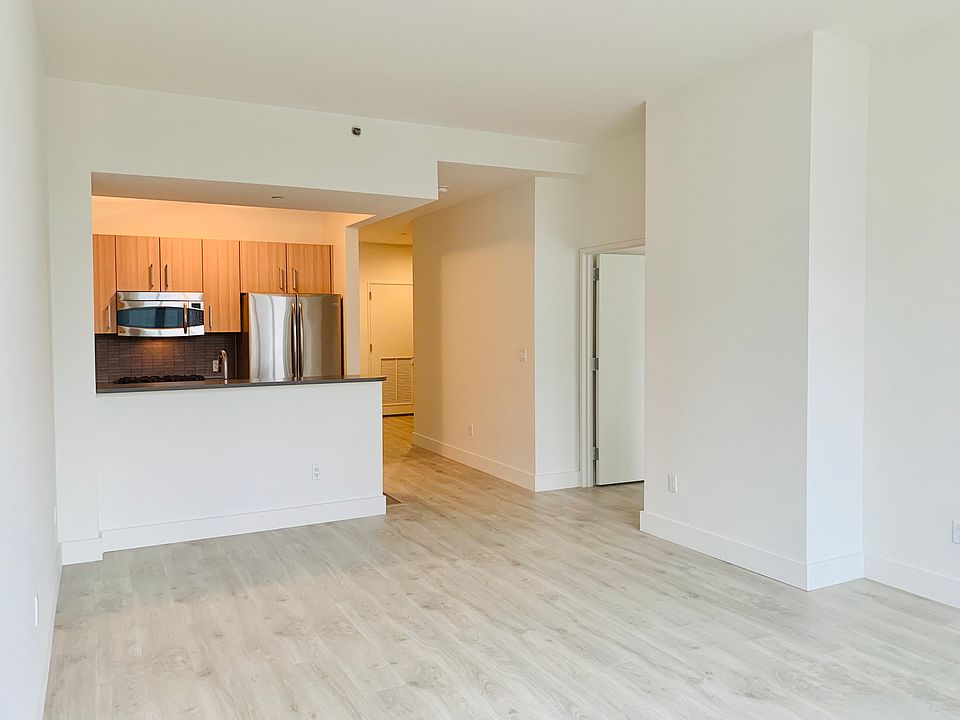 1st image of 229 W 60th St APT 10P